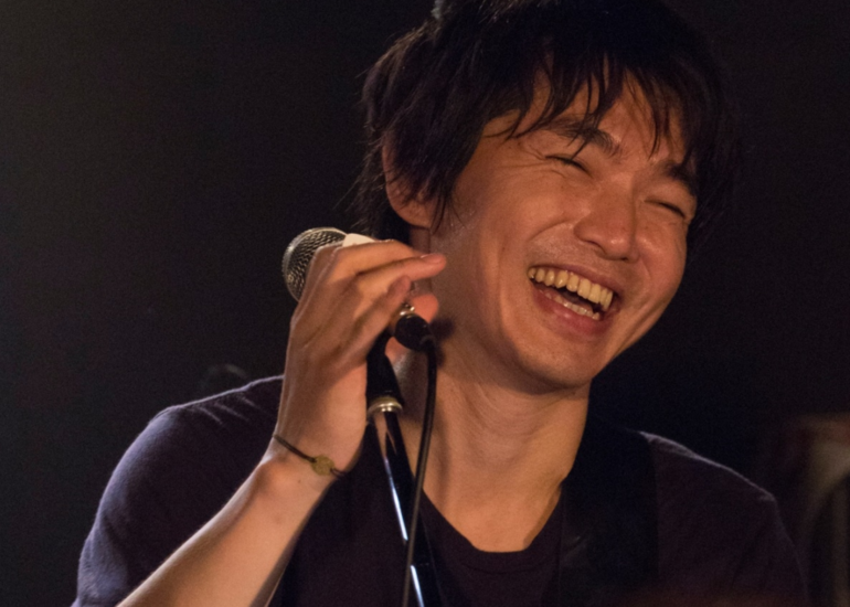 音楽を通じて多くの人々に感動を与え、共感を呼び起こす男の